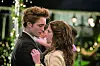 Pattinson je s 22 godine dobio ulogu vampira Edwarda Cullena u ‘Sumrak sagi’ gdje mu je partnerica bila Kristen Stewart.