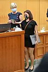 Katarina Peović prekršila je poslovni dress code.
