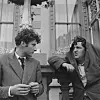 Iako je bio samoproglašeni osobenjak, bio je i te kako prisutan na umjetničkoj sceni Britanije i Irske: s pjesnikom Brendanom Behanom u Dublinu 1954. godine