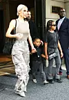Kim Kardashian sa kćerima Chicago i North