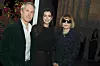 Na dodjeli Golden Heart Awarda, Adam Shulman i Anne Hathaway pozirali su s Annom Wintour