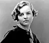 Jessica Mitford kasnije je postala komunistica i preselila se u SAD