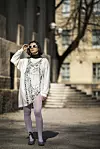 Karmen nosi: Y/Project cipele, Vaquera haljinu, Celine naočale