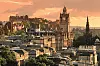 Panorama Edinburgha s dvorcem na brdu Castle Rock u pozadini