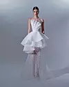 Svi modeli iz nove kolekcije mogu se isprobati u novom eNVy room showroomu na adresi Nova Ves 19 u Zagrebu uz prethodnu rezervaciju termina na broj 099/232-2939, a cijeli lookbook nove bridal kolekcije pogledajte na www.envyroom.com