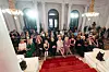 ‘Moja maturalna večer‘ Zaklade Hrvatska za djecu gdje je 28 maturanata bez odgovarajuće roditeljske skrbi prošetalo je u večernjim haljinama i odijelima
