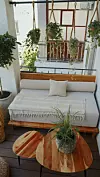 Ugodna sofa na balkanu