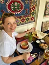 Operetnoj divi se svidio kruh lavash, pečen u ukopanoj zemljanoj peći