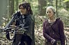 Glumci Norman Reedus i Melissa McBride u prizoru iz prve epizode desete sezone