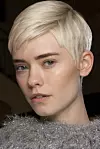 JW Anderson backstage; odmak od klasičnog luka u vidu ravnih obrva
