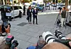 U sudnicu je stigao u pratnji 46 godina mlađe supruge Fabiane Flosi