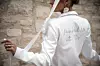 Od ručno vezenih inicijala, do hrabrih natpisa koji slave ljubav na vaš način, svaki detalj je osmišljen da odražava vašu osobnost i stil
