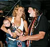 S country glazbenicom Sheryl Crow i njezinim sinom