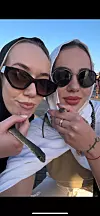 Riva i Magdalena su tijekom istraživanja Maroka isprobale kakav je osjećaj dodirnuti (bezopasnu) zmiju