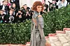 Zendaya u kompletu Versace na Met Gali u svibnju 2018.