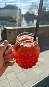 Malinovac, sok od maline s mineralnom, poznat je i u našim krajevima