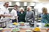 Posjet organizaciji Fare Share koja višak hrane usmjerava potrebitima, a projekt je pokrenula njegova humanitarna organizacija Coronation Food Project