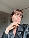 Nikin kratki rez moderna je inačica fudbalerke