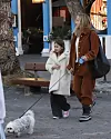 Kate Hudson as kćerkicom koju ima iz veze s Dannyjem Fujikawom