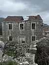 Napušteno selo Nakovana na Pelješcu