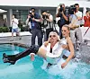Richard Branson liniju za Miami promovirao je skočivši u bazen s Karolinom Kurkovom...