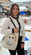 Lara - dizajnerica platnene torbe.