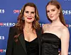 Grier Henchy s mamom Brooke Shields, u njenoj haljini