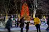 Advent u Samoboru započinje plesnim i fire showom na ledu uz maskote