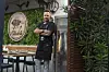 Pažanin je suvlasnik ribljeg restorana ‘Citadela‘ u mjestu Marina, u koje se zaljubio, naglašava, na prvi pogled