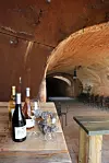 Gosti se vode kroz šest tematskih prostorija, gdje kušaju sve ono što čini tradiciju Morlacca - domaću rakiju, paški sir, maslinovo ulje, soljenu i mariniranu ribu, pršut, pancetu, šokol, te vina i deserte
