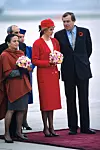 Princeza Diana u Parizu 1988. godine, u crvenom Chanel kaputu