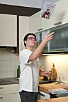 Snimanjem se počeo baviti u srednjoj školi