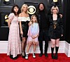 Dave Grohl sa suprugom Jordyz i kćerima Violet Maye, Harper Willow, te Ophelijom Saint