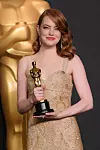 Emma Stone sa svojom prvom nagradom Oscar za ulogu u filmu 'La La Land'