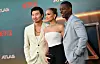Jennifer Lopez i glumci Simu Liu i Sterling K. Brown na premijeri filma 'Atlas'