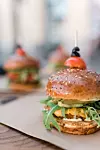 Burger s gluten free pecivom