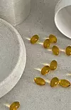 Vitamin E (ili tokoferol) poznat je kao snažan antioksidans koji štiti kožu od štetnih utjecaja iz okoline