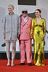 Tilda Swinton, Pedro Almodovar i Julianne Moore na crvenom tepihu Filmskog festivala u Veneciji