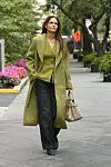 Glumica obožava zelenu boju, a paparazzi je često snimaju u šetnjama njezinim New Yorkom
