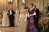 Kićena odjeća sestara Ade Brook (Cynthia Nixon) i Agnes van Rhijn (Christine Baranski) dokazuje njihov društveni status stvaran generacijama
