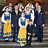 Švedska kraljevska obitelj na okupu: Princ Carl Philip, princeza Sofia, princeza Madeleine, Chris O‘Neill, kraljica Silvia, kralj Carl Gustaf, krunska princeza Victoria, princ Daniel, princeza Estelle, princ Oscar.