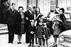Bugarski car Simeon II. 1973. s majkom Giovannom, princem Mauriziom D‘Assiom princezom Marie Louise, svojom suprugom Margaritom i njihovom djecom, princem Kyrilom, princem Konstantin-Assenom, princem Kardamom, princem Kubratom i tada malenom princezom Kalinom