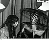 GRACE JONES 1983. Dozu avantgarde na crveni tepih donijela je Grace Jones zahvaljujući ultra širokom šeširu - ispod kojeg je čak i Rick James pozirao