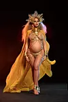 BEYONCE 2017. Iako nije s crvenog tepiha, ovaj look s nastupa na Grammyjima - u trenutku kada je Beyonce bila trudna s blizancima - svakako je ostao upamćen
