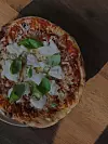 Na proslavi se pekla pizza
