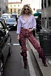 Manekenka Elsa Hosk u prugastoj košulji