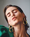 Sva odjeća iz dućana Heraldi for women. Zahvaljujemo produkcijskom boutiqueu Producenti na ustupljenom prostoru i pomoći pri snimanju editoriala.