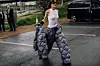 Street style iz Londona: snažne boje, oversized komadi i torbice - svih veličina
