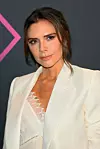 Profinjenije crte lica Victoria Beckham postiže pomoću šminke