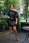 Nina Badrić zablistala je u kožnoj haljini i blještećim salonkama.